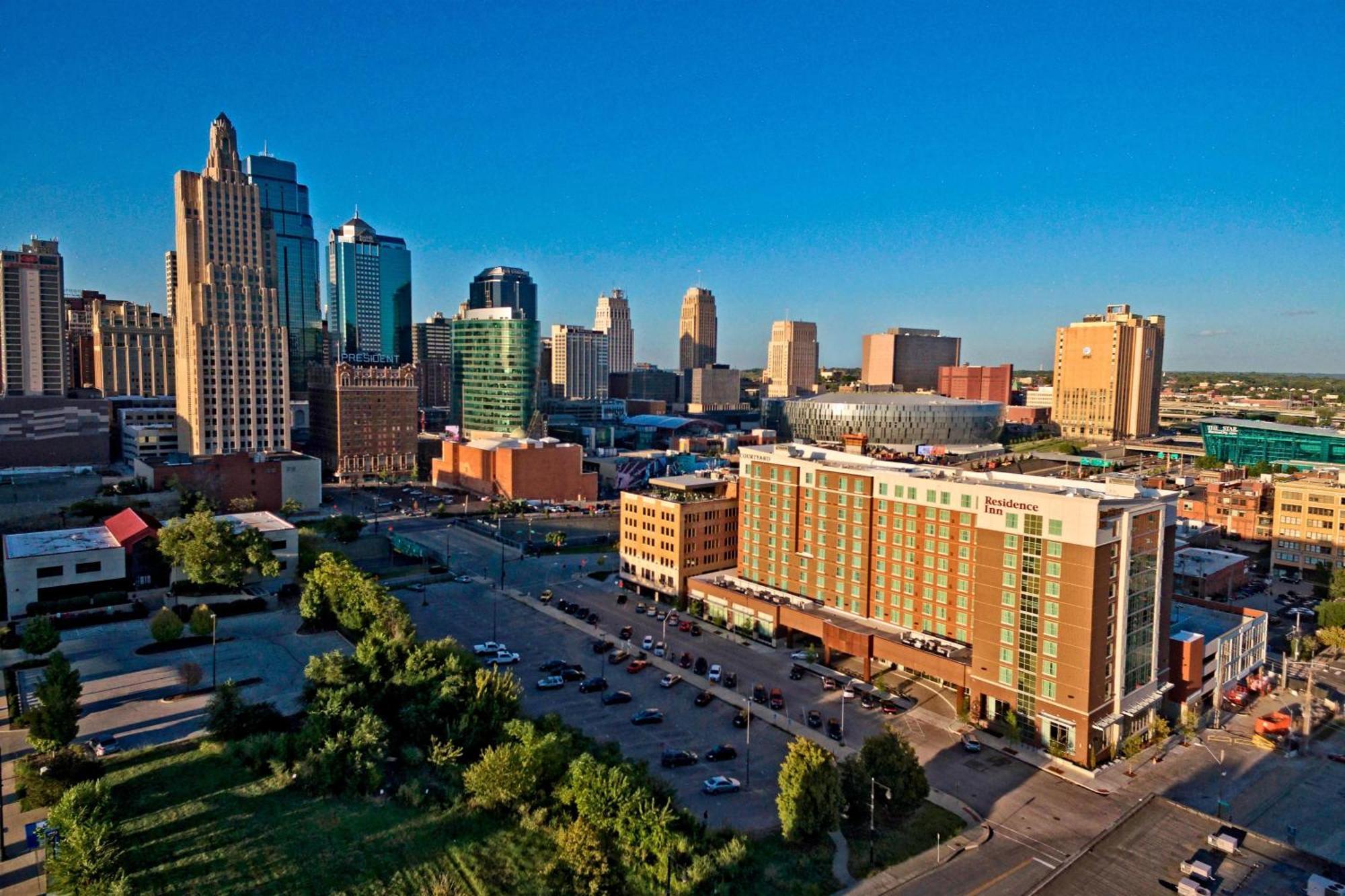 Courtyard By Marriott Kansas City Downtown/Convention Center Exterior photo